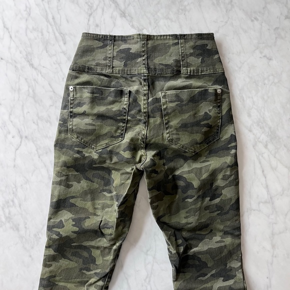 High Rise Camo Sculpting Skinny Jeans - Size 5 - Picture 7 of 14